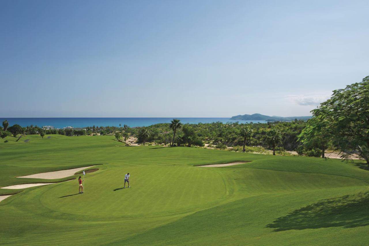 golf area of Dreams Golf Resort & Spa